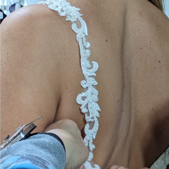 Mon Cheri enchanting 191111. Ivory in color originally a size 12 - Picture 5 of 6